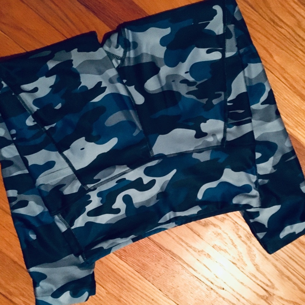 Camo high waist pocket capri leggings